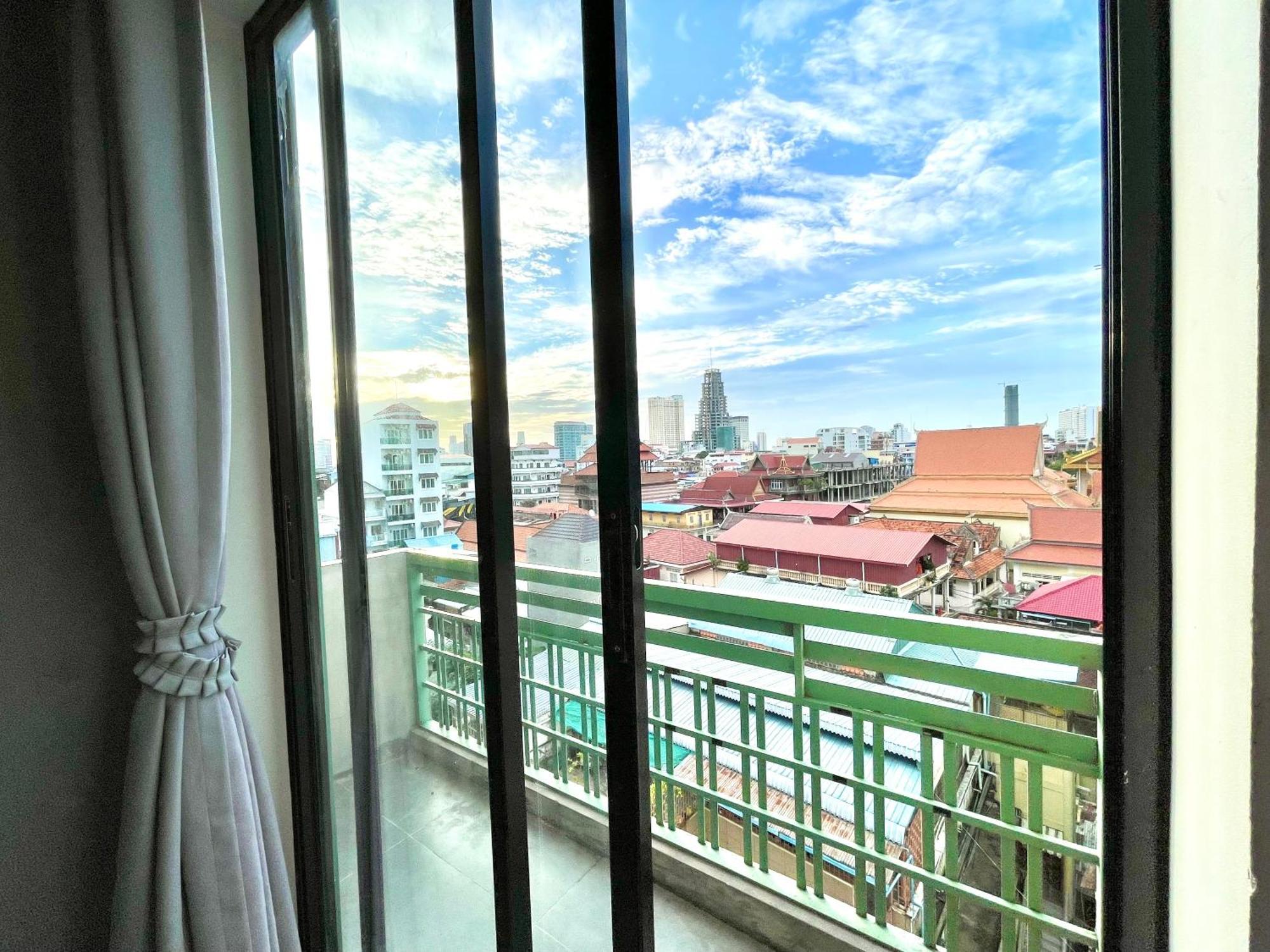 Sky Apartments Riverside - 50M To Royal Palace Phnom Penh Exterior foto