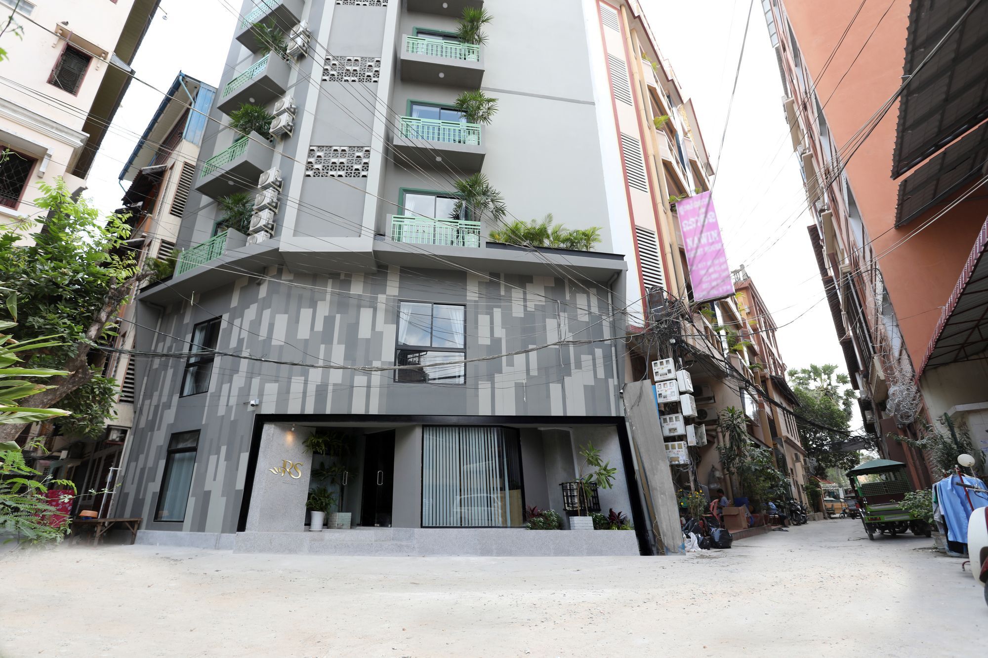 Sky Apartments Riverside - 50M To Royal Palace Phnom Penh Exterior foto